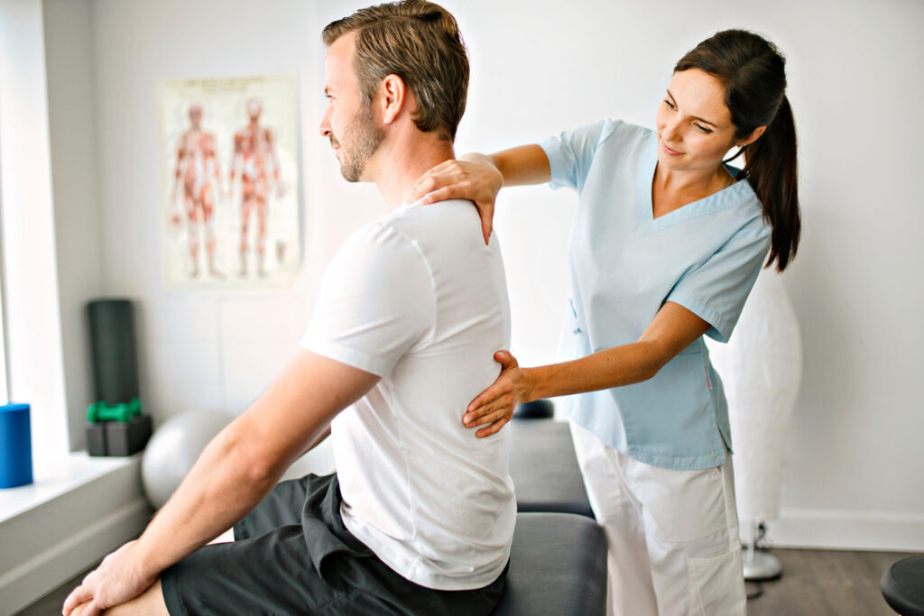 8 Reasons To See A Chiropractor 9913